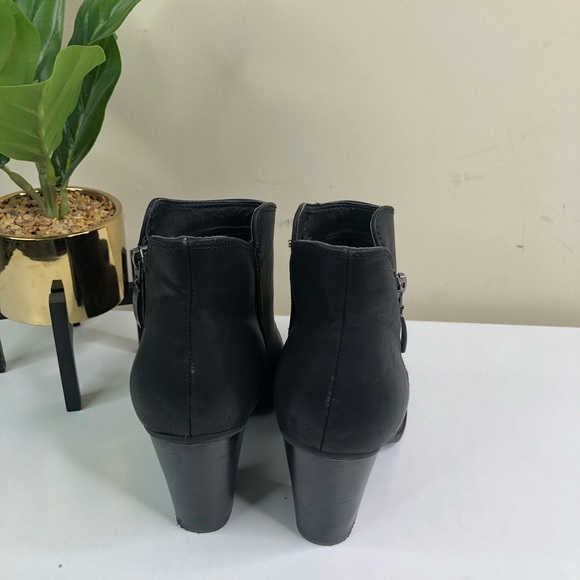 Michael Kors ankle booties - Picture 4 of 5